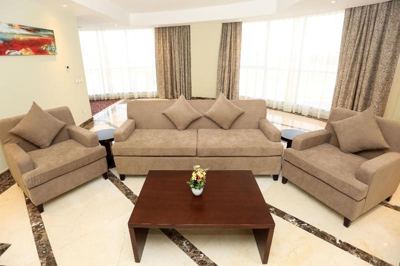 Tolip El Forsan Hotel Исмаилия Екстериор снимка A living room