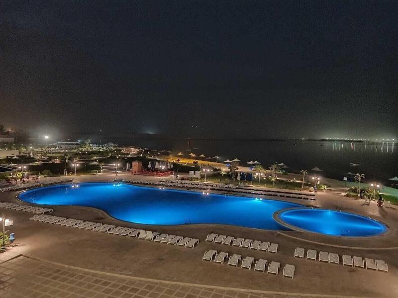 Tolip El Forsan Hotel Исмаилия Екстериор снимка The Dead Sea at night