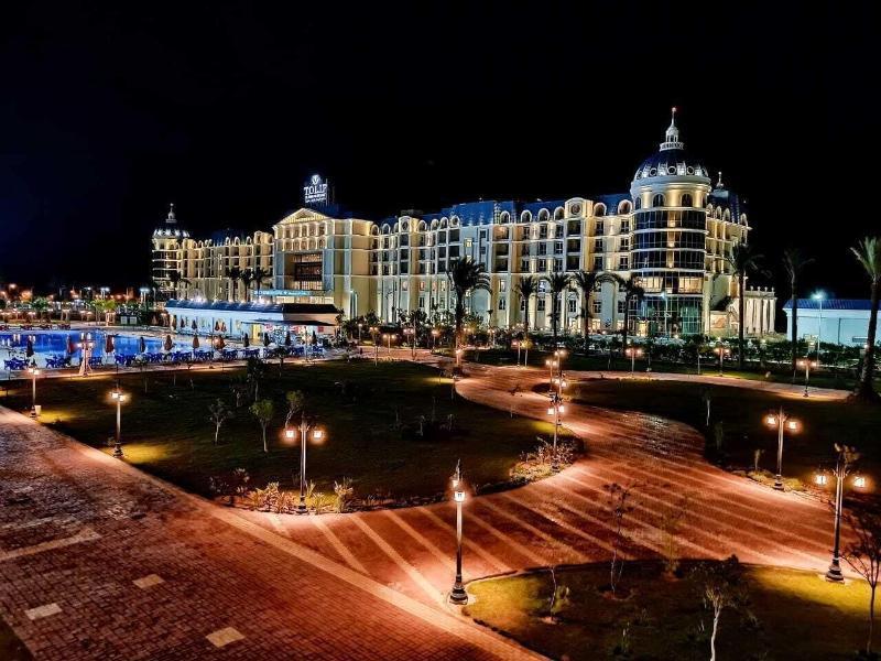 Tolip El Forsan Hotel Исмаилия Екстериор снимка The Atlantis Resort at night
